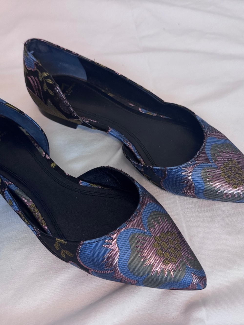 Marc Fisher embroidered flats